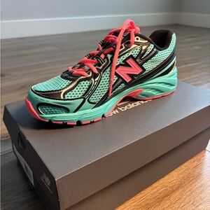New Balance “704” SNEAKERS. Turquoise and Coral.